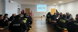 Strażacy podczas narady