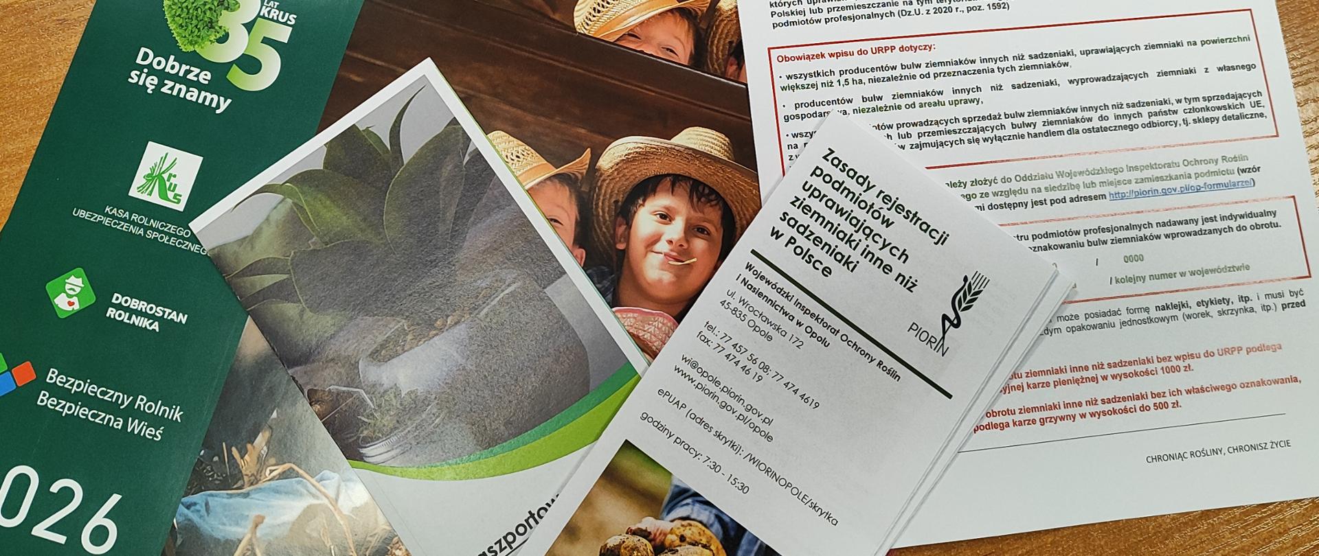 Zdjęcie przedstawia broszury informacyjne