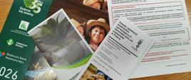 Zdjęcie przedstawia broszury informacyjne