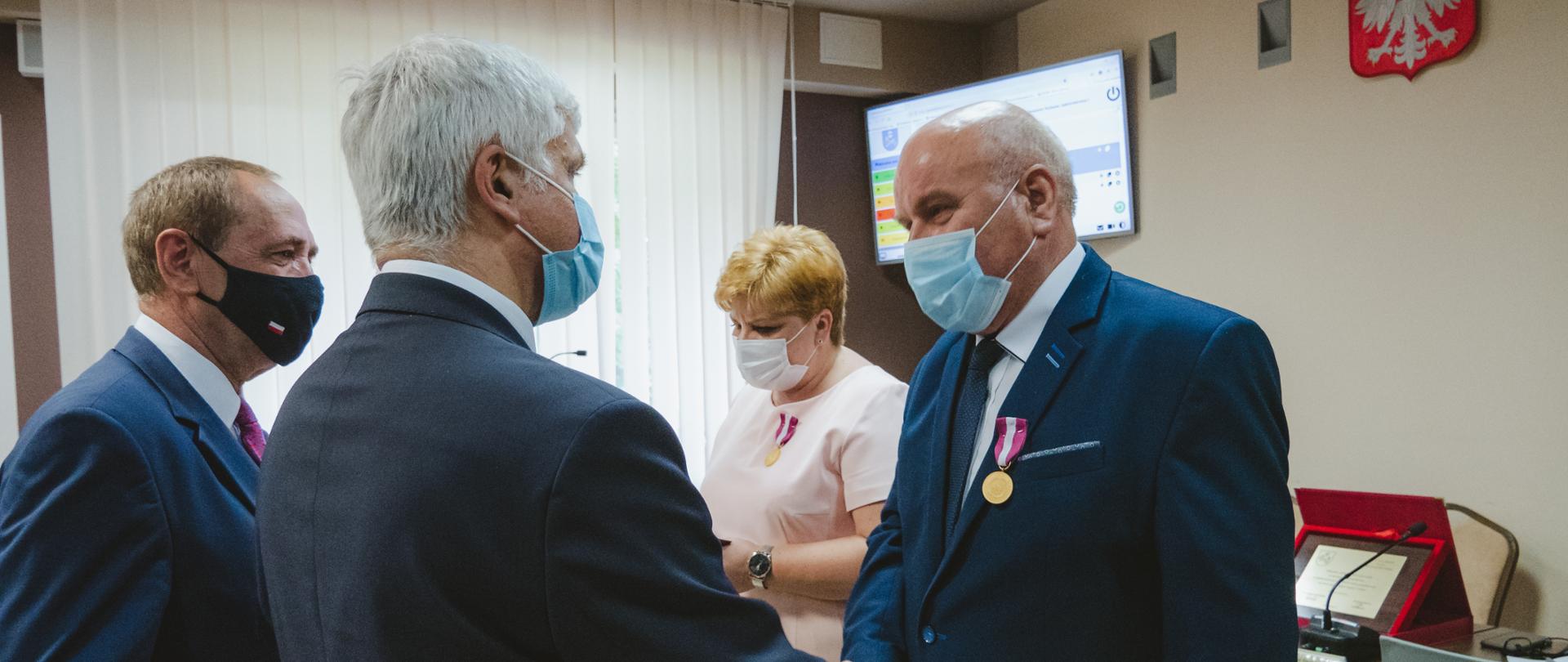 Sesja Rady Miejskiej w Czyżewie - odznaczenia z okazji Dnia Samorządowca