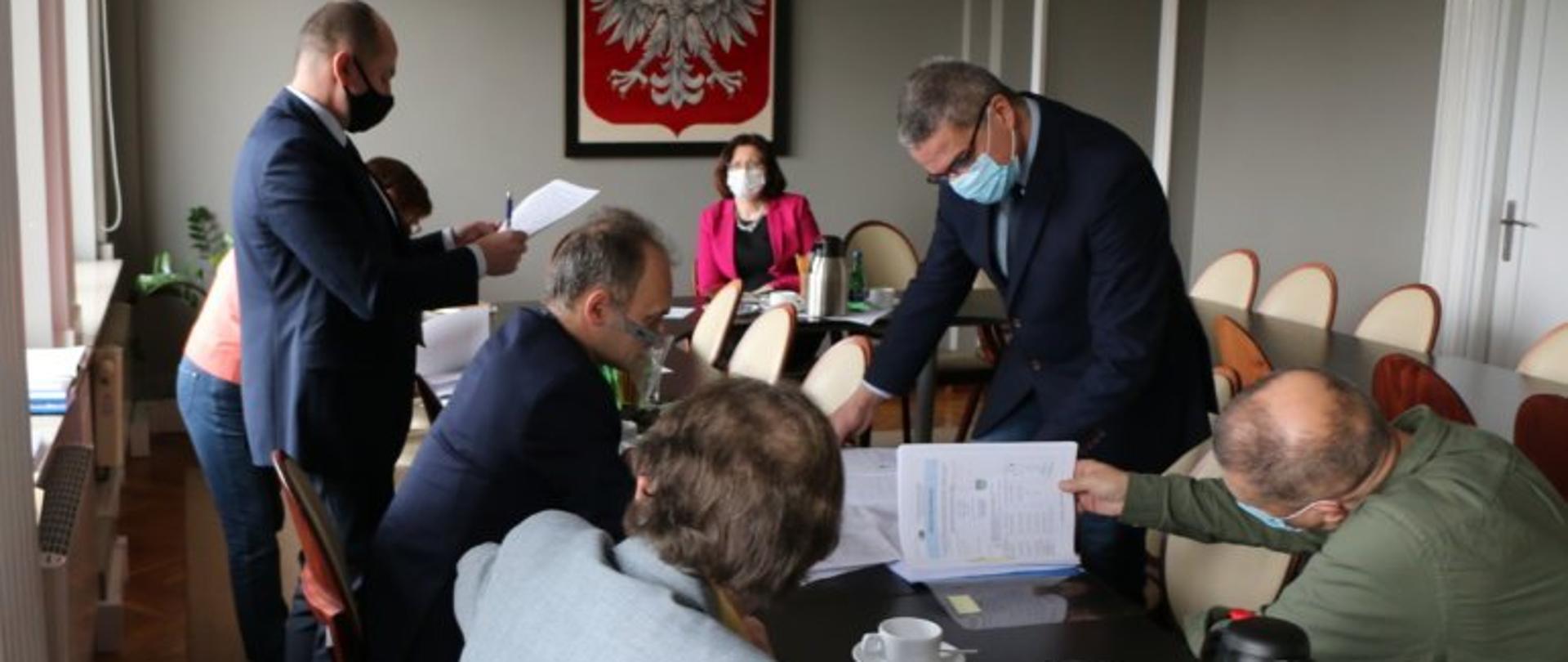 Wojewoda podkarpacki przewodniczy posiedzeniu dotyczącym osuwisk