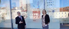 Ambasador Krzysztof Olendzki i Dyrektor Węgierskiego Instytutu Kultury w Lublanie - otwarcie wystawy plakatów autorów z krajów V4