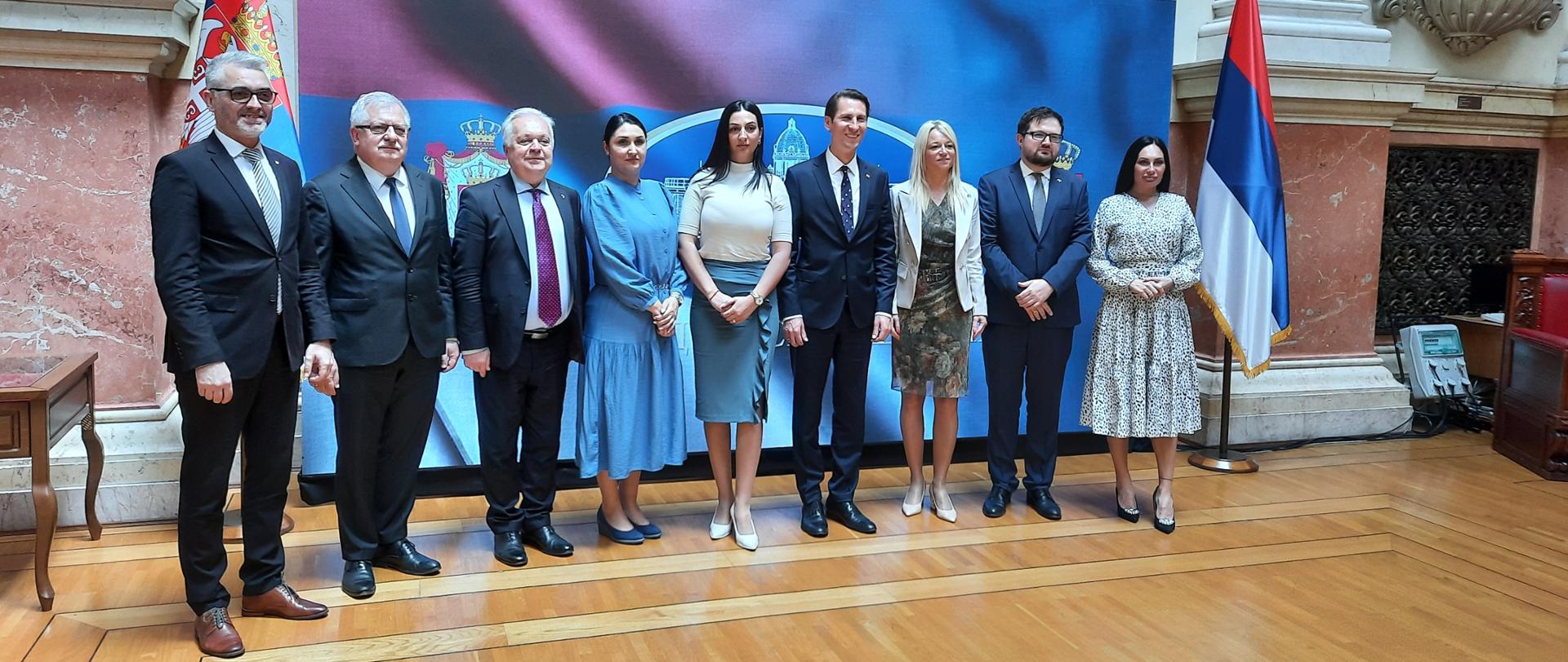 W dniach 22-23.05 br. przewodniczący Komisji ds. Unii Europejskiej Sejmu RP K. Płażyński wraz z delegacją (posłami K. Gołojuchem i J. Czerniakiem), na zaproszenie strony serbskiej, złożyli wizytę w Belgradzie.