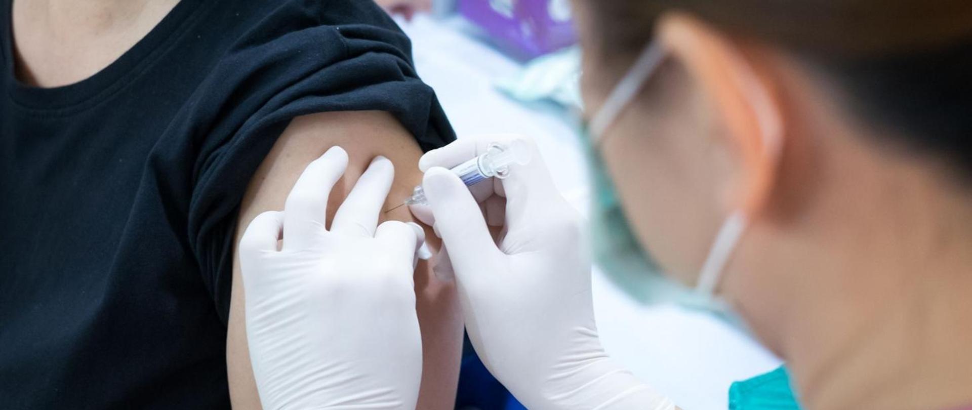 Polska ma zapewnione 85 mln dawek szczepionki