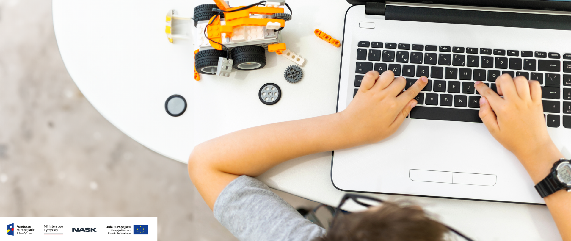 Długie jesienne wieczory spędź na nauce programowania! 