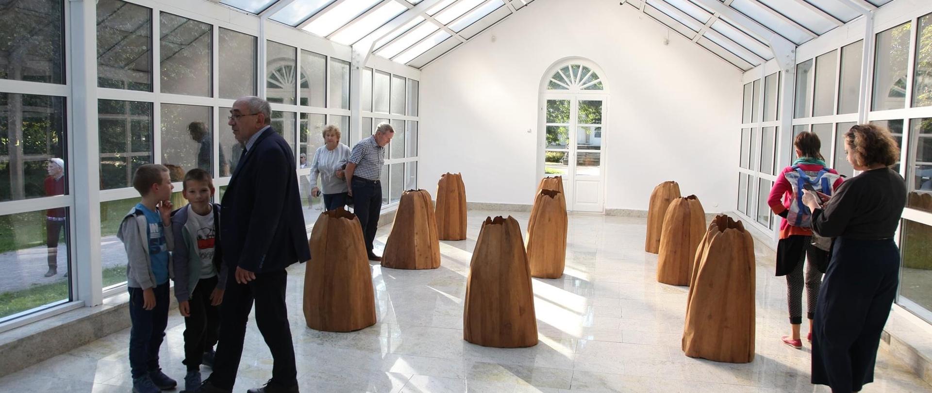 Wystawa „Tylko sztuka” Ursuli von Rydignsvard w Centrum Rzeźby w Orońsku, fot. Centrum Rzeźby w Orońsku