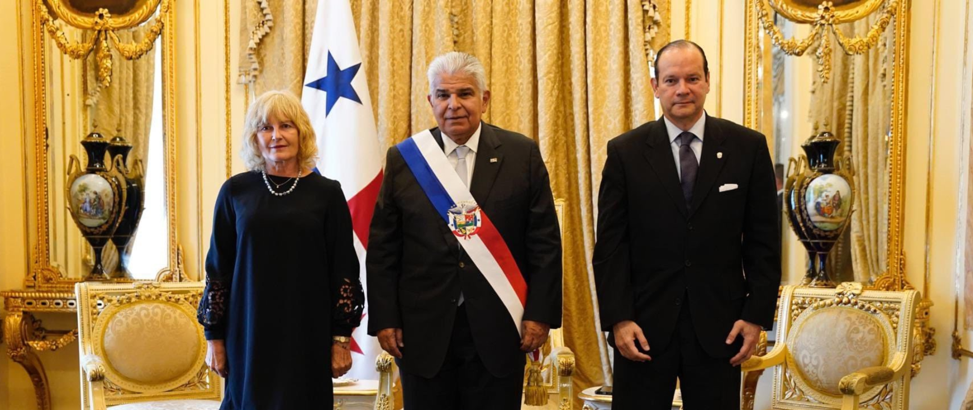 Foto_presentación_de_cartas_credenciales