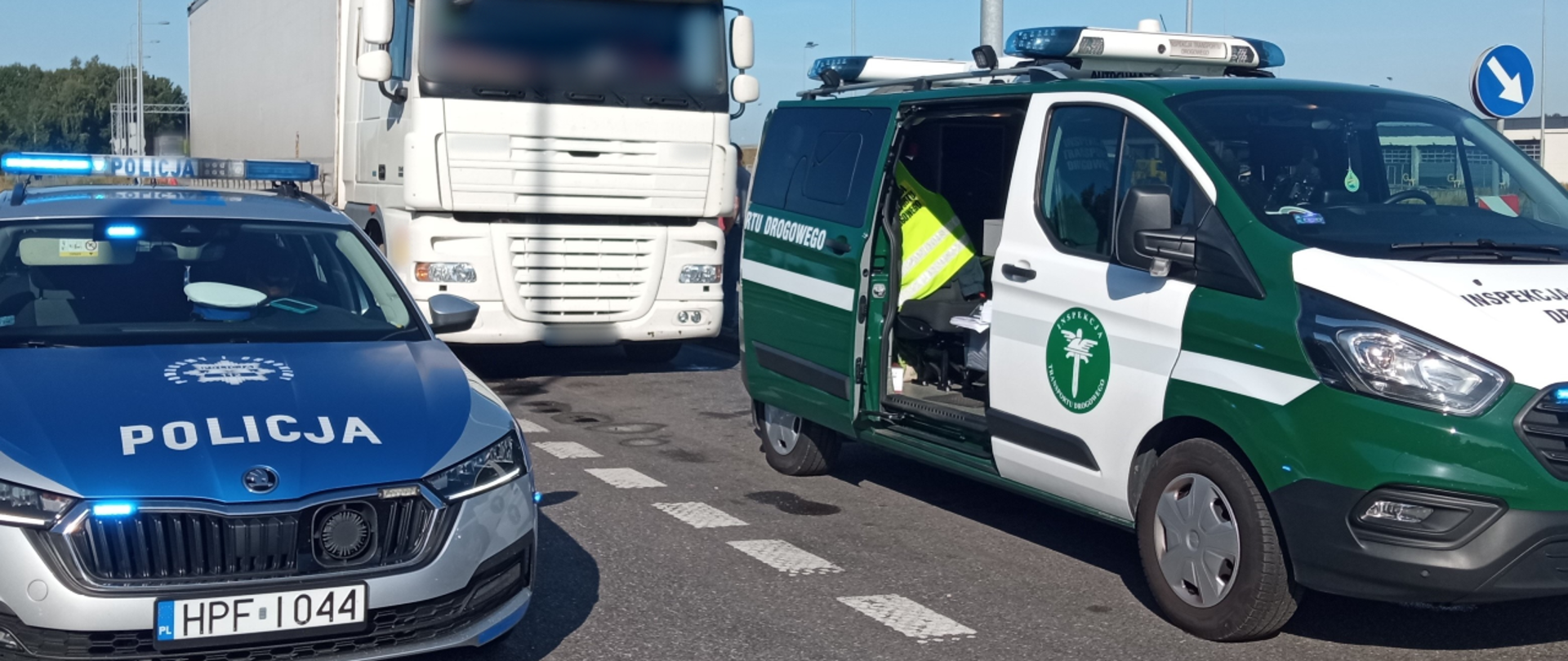 Miejsce kontroli ciężarówki zatrzymanej przez patrol Głównego Inspektoratu Transportu Drogowego na autostradzie A2, pomiędzy węzłami Wiskitki i Skierniewice. Kierowcę i zespół pojazdów, przekazano do dalszych czynności patrolowi Policji.
