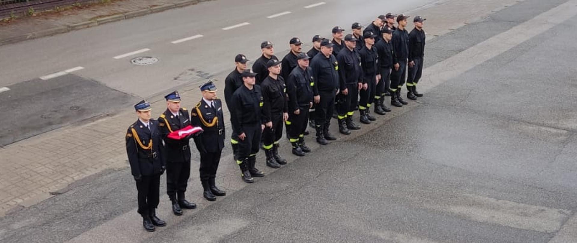 Uroczysta zmiana służby z okazji Dnia Niepodległości