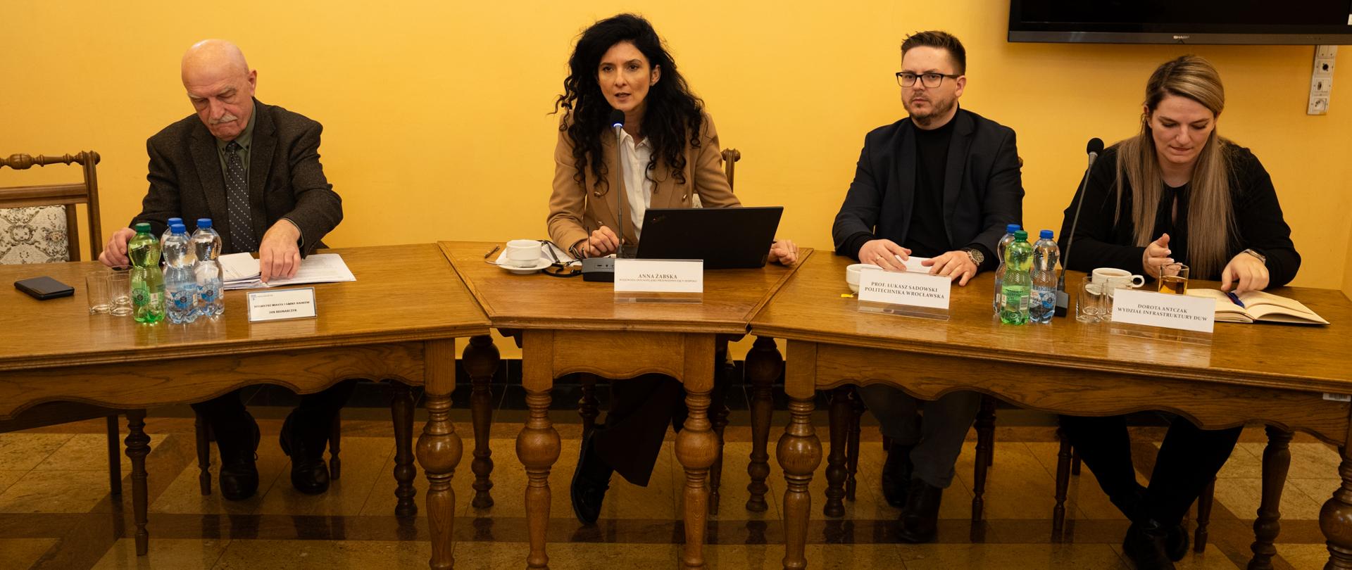 Posiedzenia zespołu ds. odbudowy w Radkowie