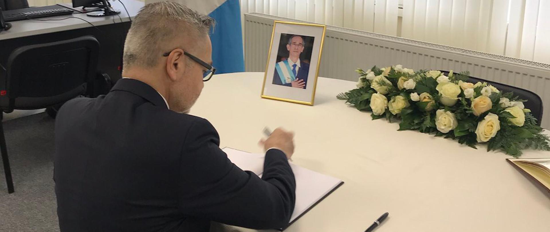 41EAA332-2C47-4B69-8E9D-B07D129064C3