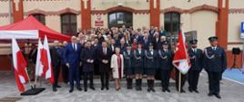 Zdjęcie grupowe zaproszonych gości i uczestników uroczystości (źródło: IAS Wrocław)