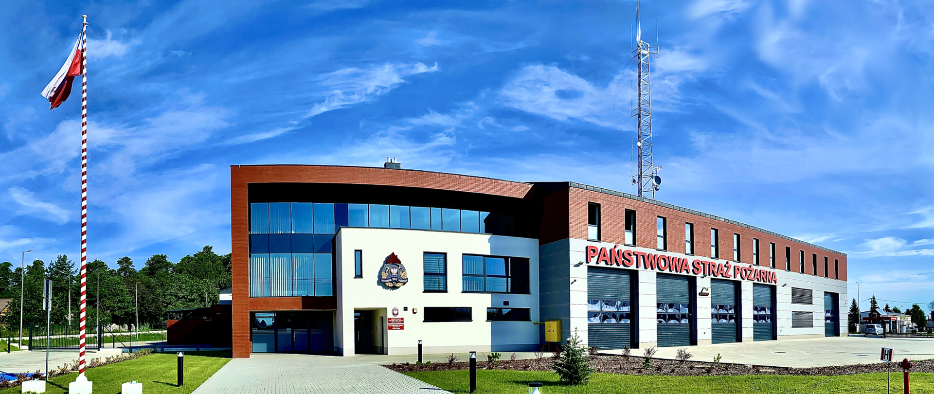 Budynek komendy d strony frontowej