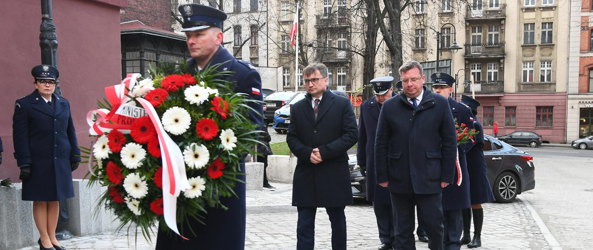 Złożenie wieńców upamiętniających księdza Franciszka Blachnickiego