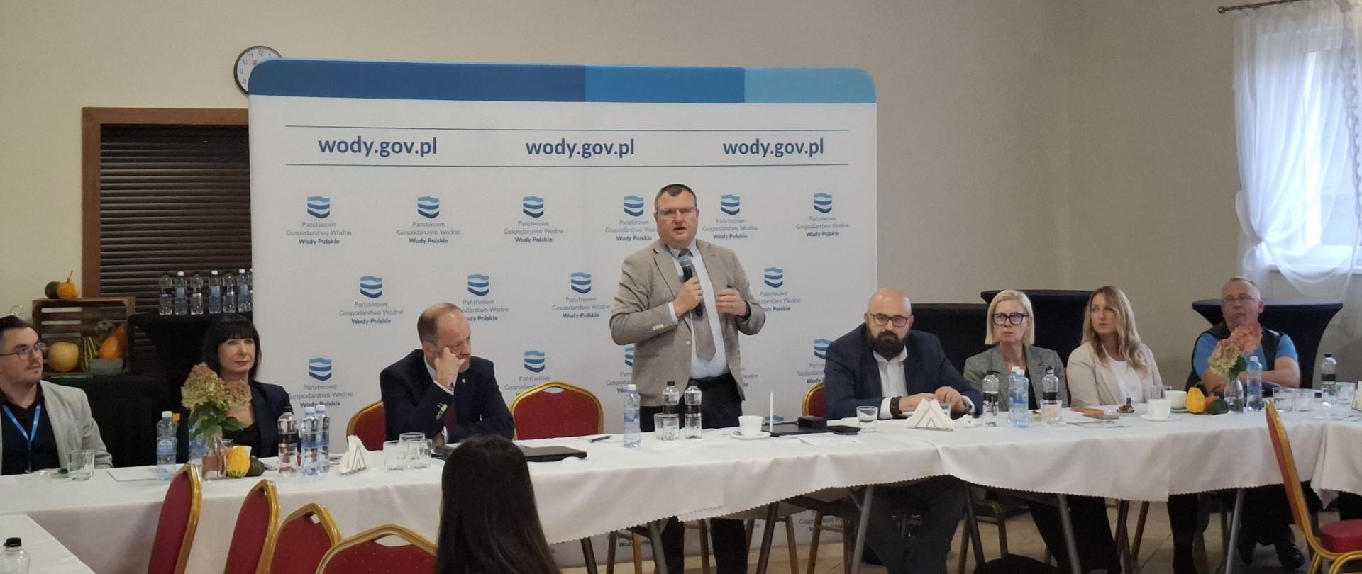 Marcin Jarzyński - Zastępca Prezesa PGW Wody Polskie ds. Ochrony Przed Powodzią i Suszą podczas spotkania dotyczącego kształtowania zasobów wodnych na terenach rolniczych, Solec 22.10.2026 r.