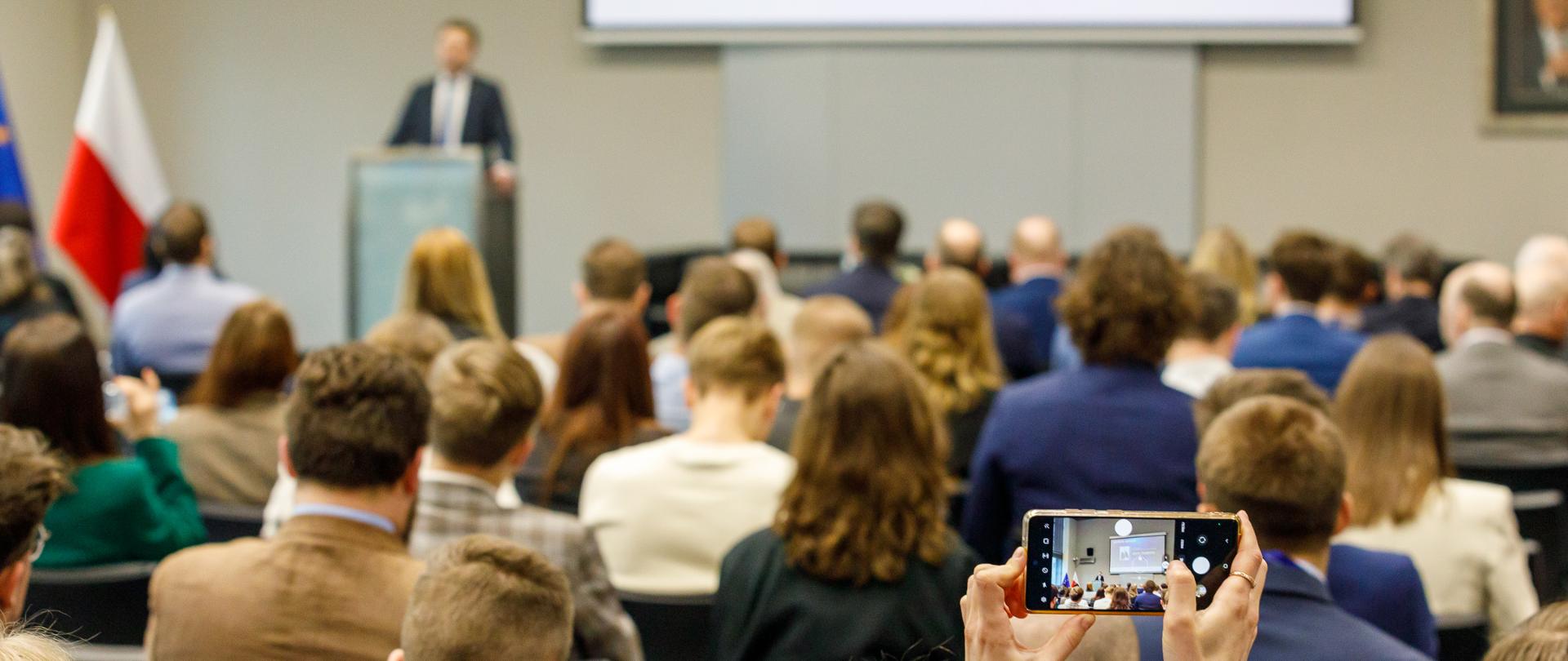 Gra symulacyjna nt. przeciwdziałania dezinformacji.