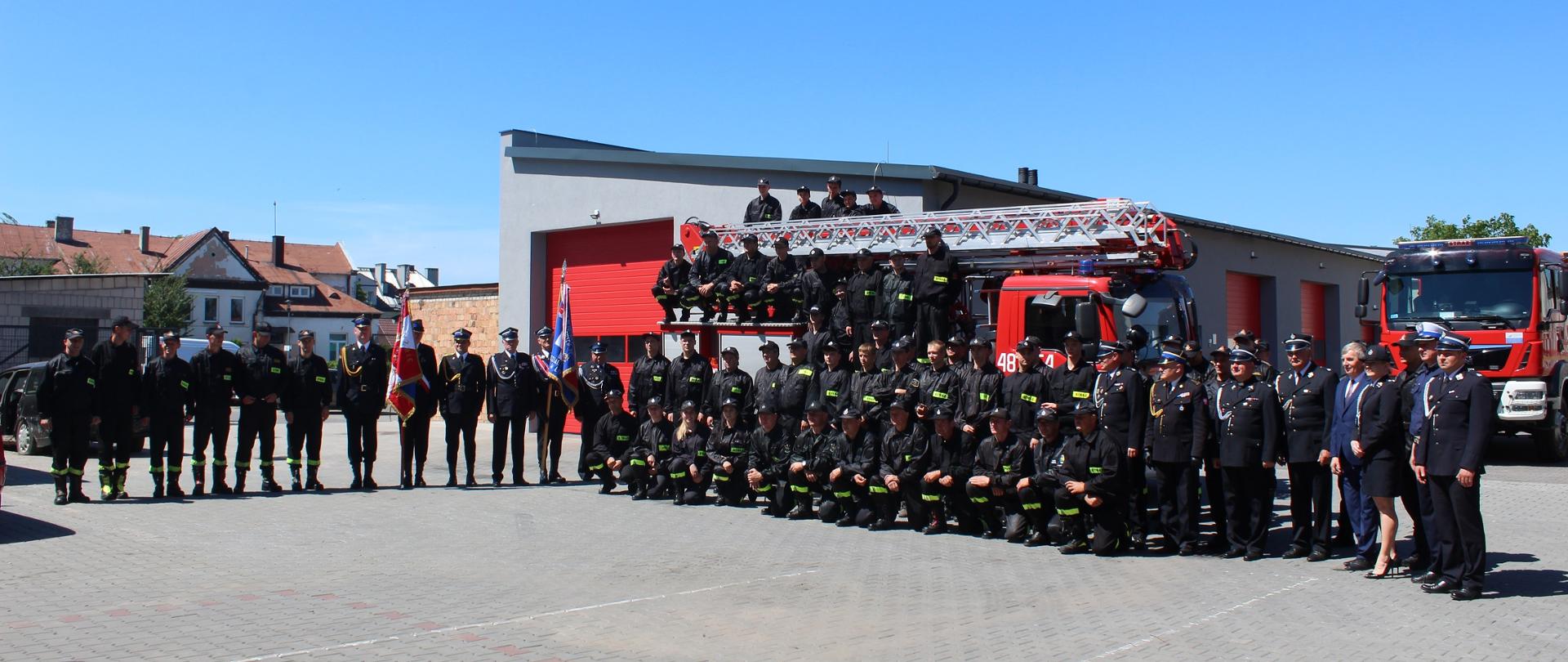 Zdjęcie grupowe po egzaminie 