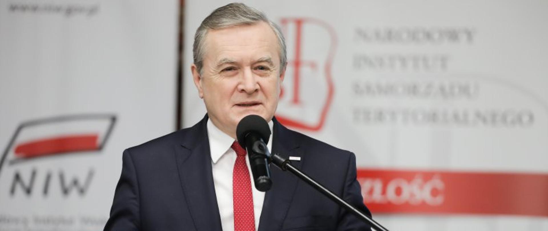 Wicepremier Gliński zapowiada program wsparcia dla organizacji pozarządowych, fot. Danuta Matloch