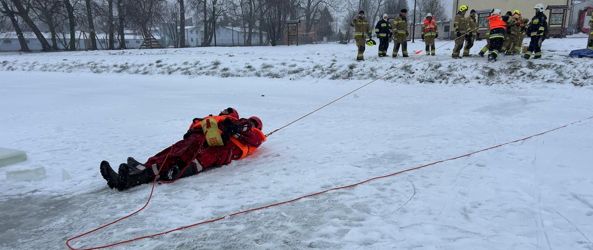 Ćwiczenia z zakresu ratownictwa lodowego 