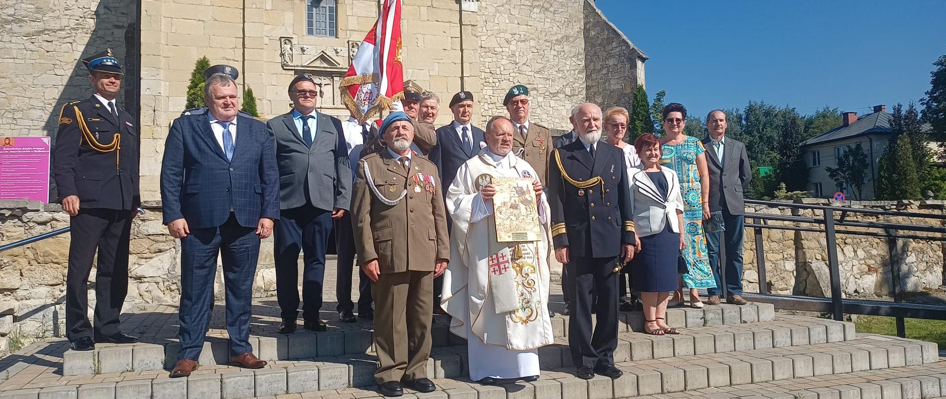 Uroczysta Msza Święta z okazji Święta Wojska Polskiego-powiat kazimierski