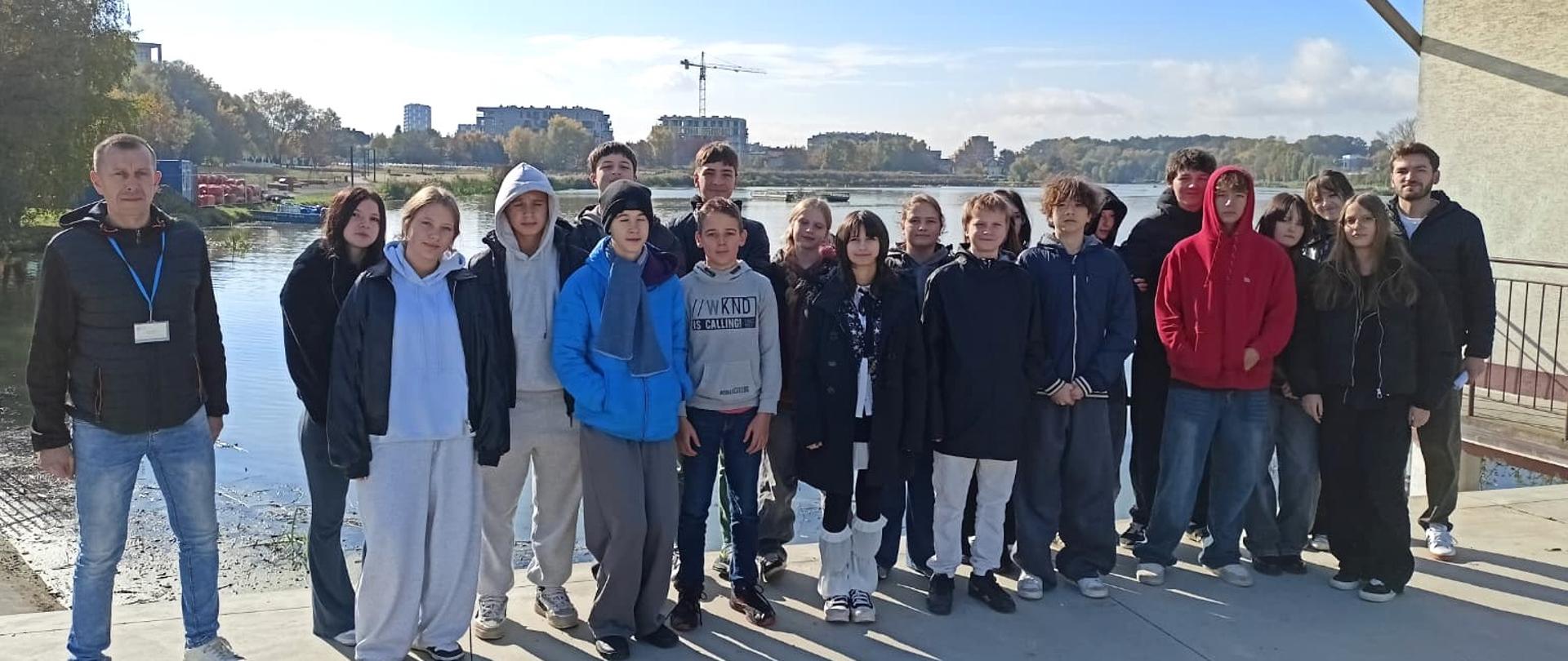 
Wizyta uczniów Szkoły Podstawowej w Rzeszowie na Stopniu Wodnym Rzeszów
