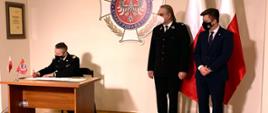 Komendant Główny PSP podpisuje list Intencyjny ws. współpracy dotyczącej realizowania Narodowego Programu Szczepień. Na podpisanie listu oczekują Michał Dworczyk, szef Kancelarii Prezesa Rady Ministrów i dh. Waldemar Pawlak Prezes ZG ZOSP RP