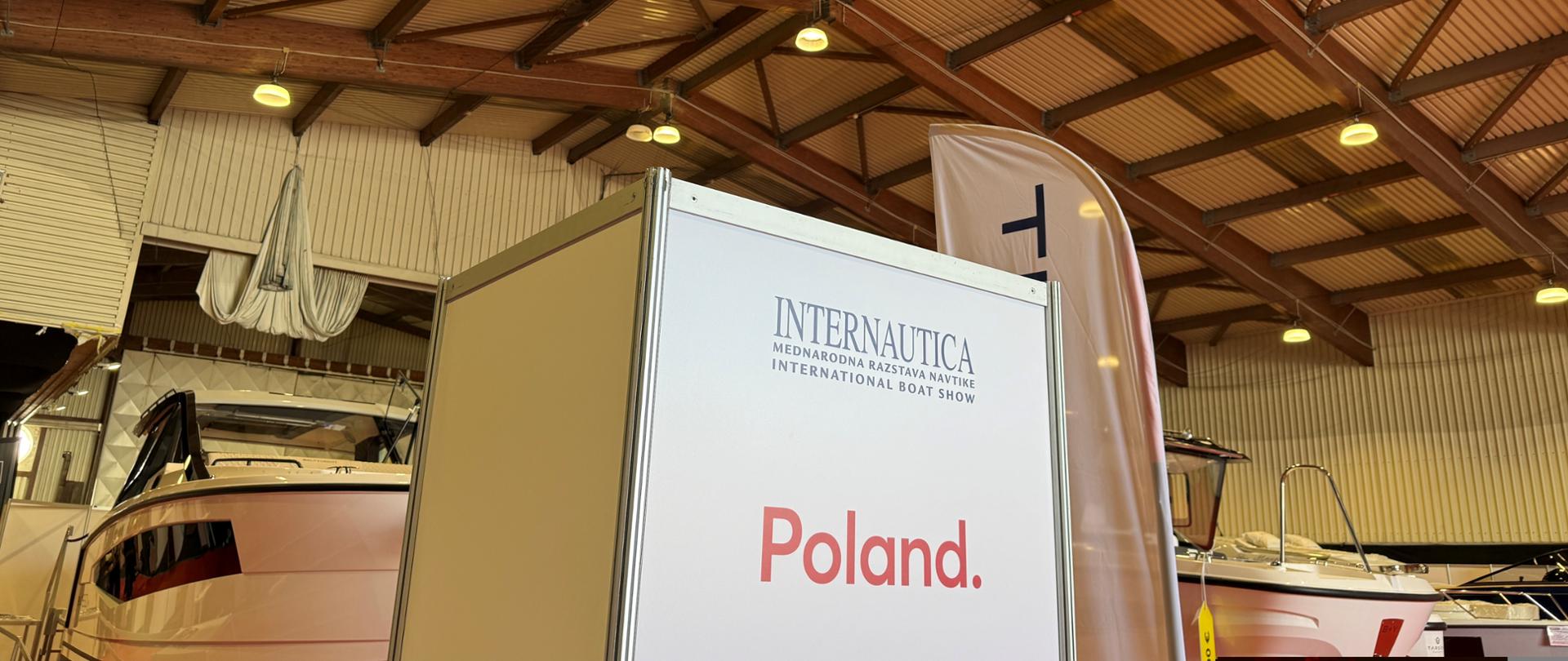 Poljska stojnica na razstavi Internautica