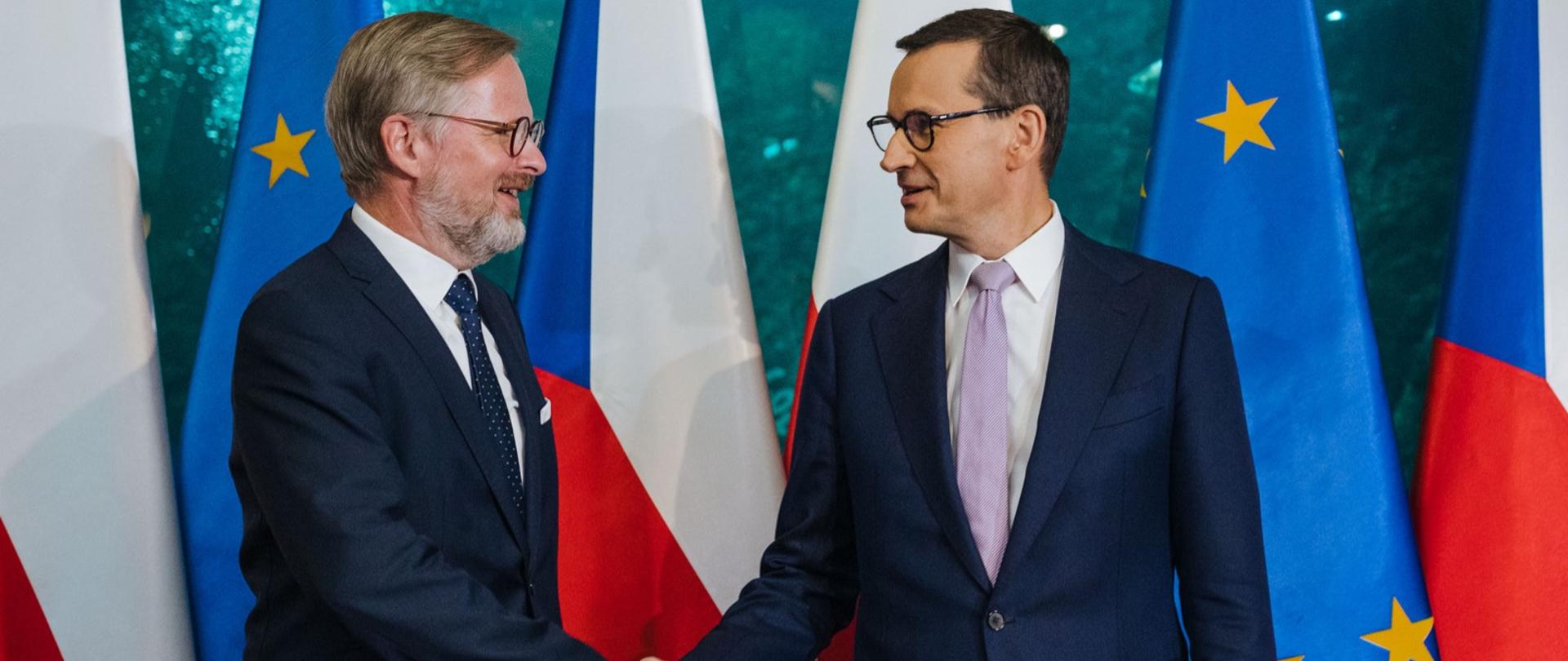 Premier Mateusz Morawiecki i Premier Republiki Czeskiej Petr Fiala w Karpaczu podczas XXXI Forum Ekonomicznego.