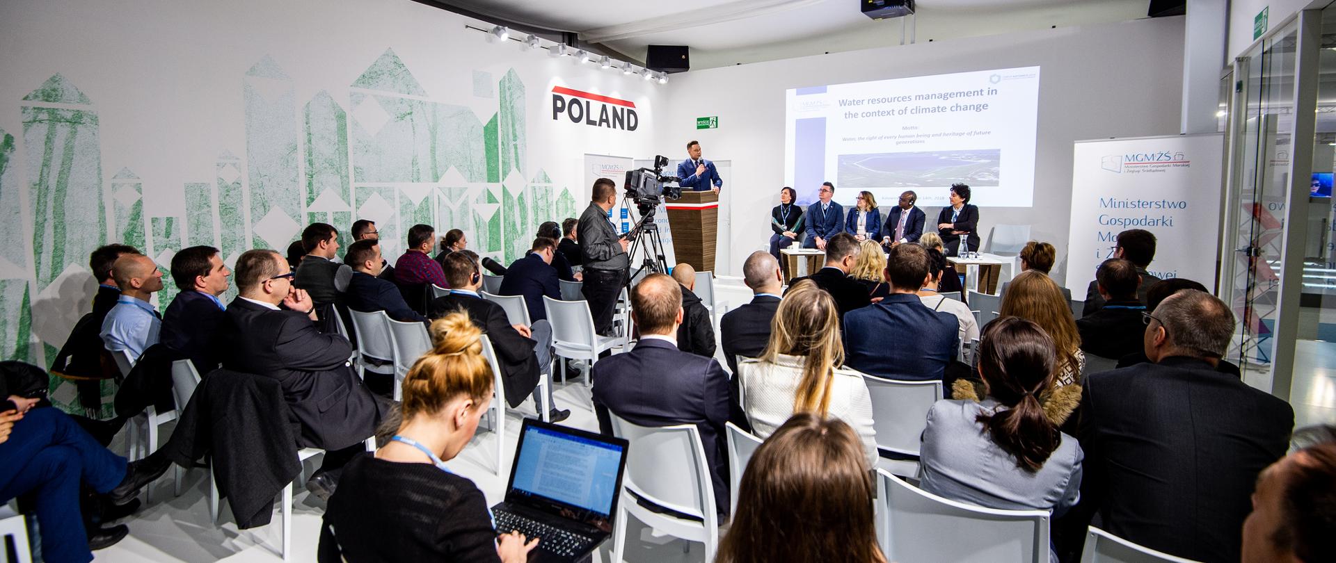 panel dyskusyjny Ministerstwa Gospodarki Morskiej i Żeglugi Śródlądowej dotyczący gospodarki wodnej, zatytułowany: „Zarządzanie zasobami wodnymi w kontekście zmian klimatu”, pod hasłem przewodnim: „Woda prawem każdego człowieka i dziedzictwem przyszłych pokoleń”.