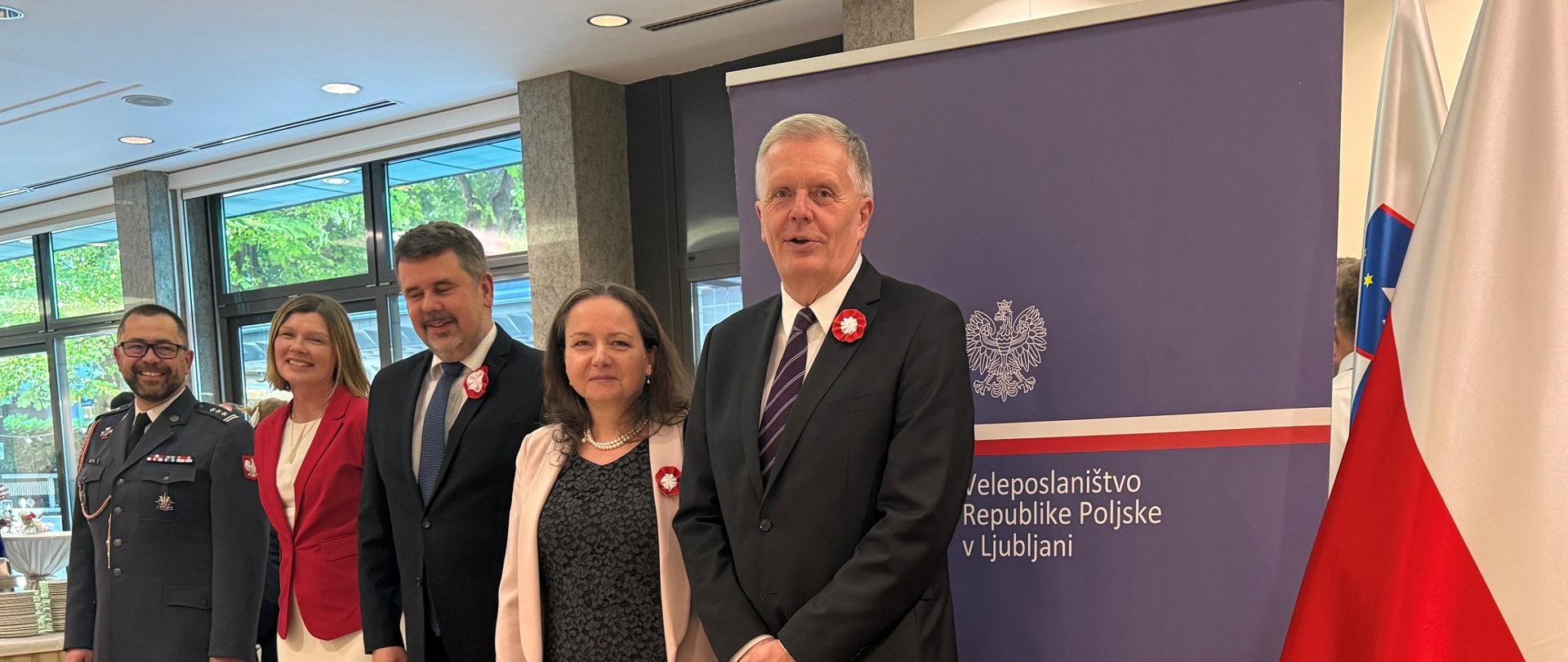 Sprejem gostov na sprejemu na Veleposlaništvu Republike Poljske v Ljubljani.