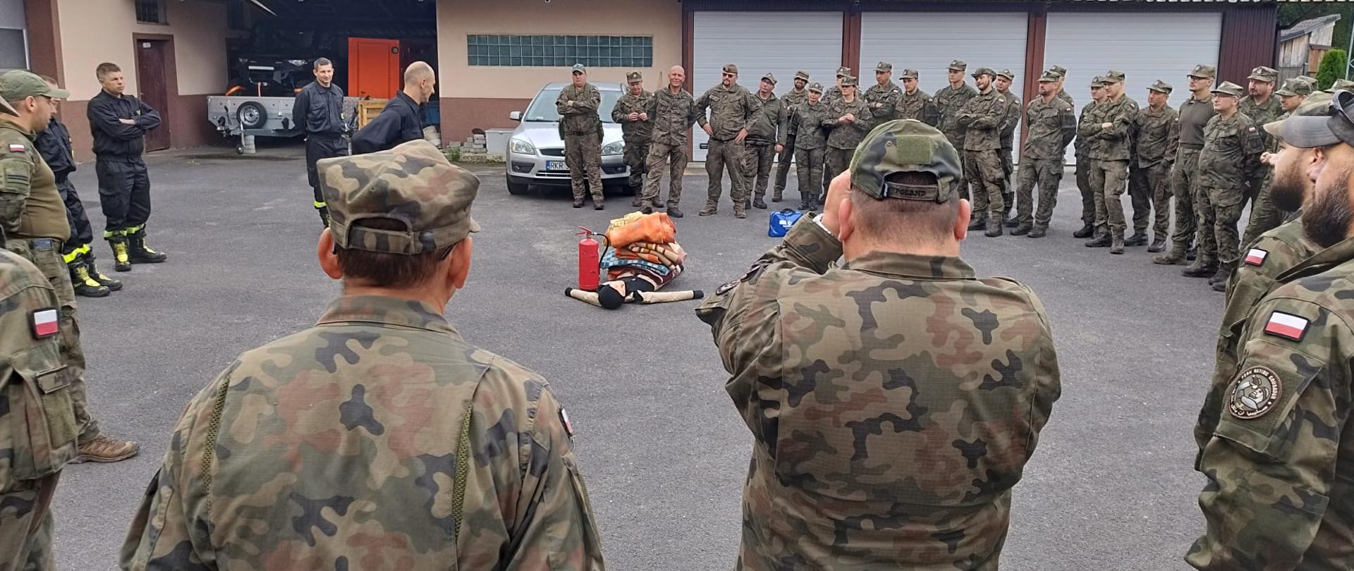 Szkolenie żołnierzy WOT w KP PSP Lesko