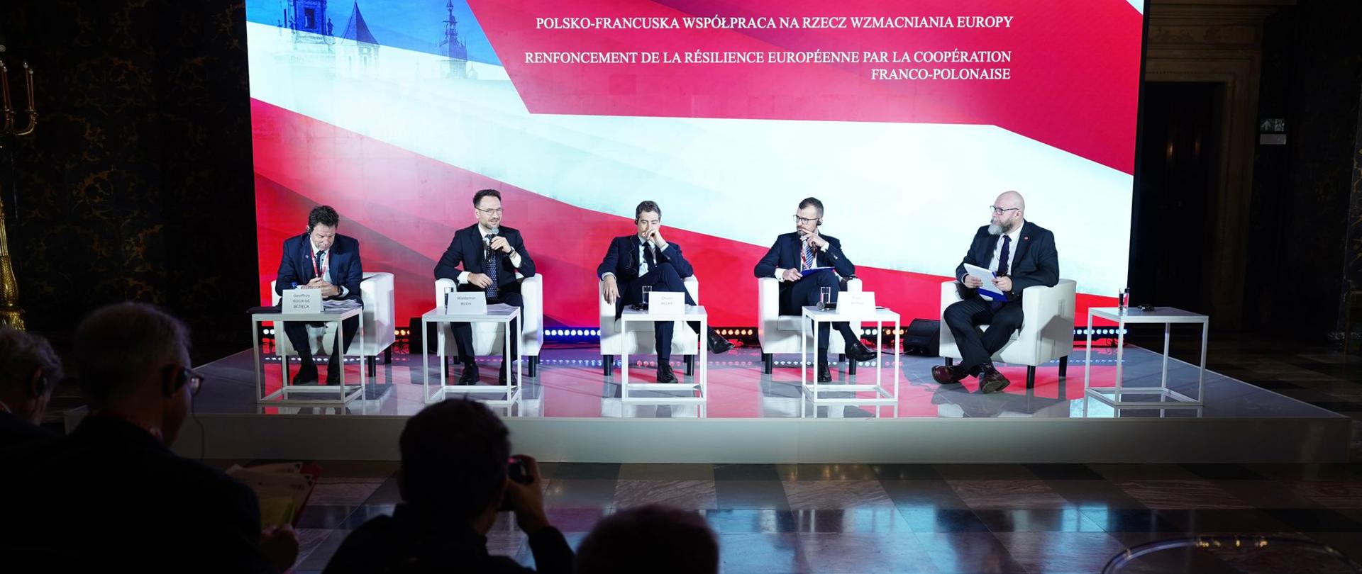 Minister Waldemar Buda podczas Polsko-Francuskiego Forum Gospodarczego na Wawelu w Krakowie 