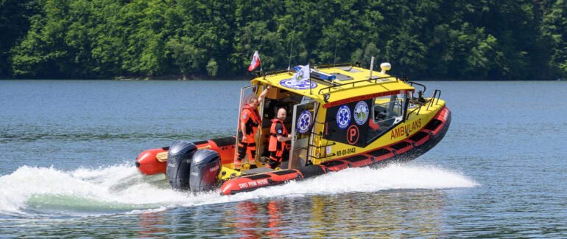 Karetka wodna na Jeziorze Solińskim