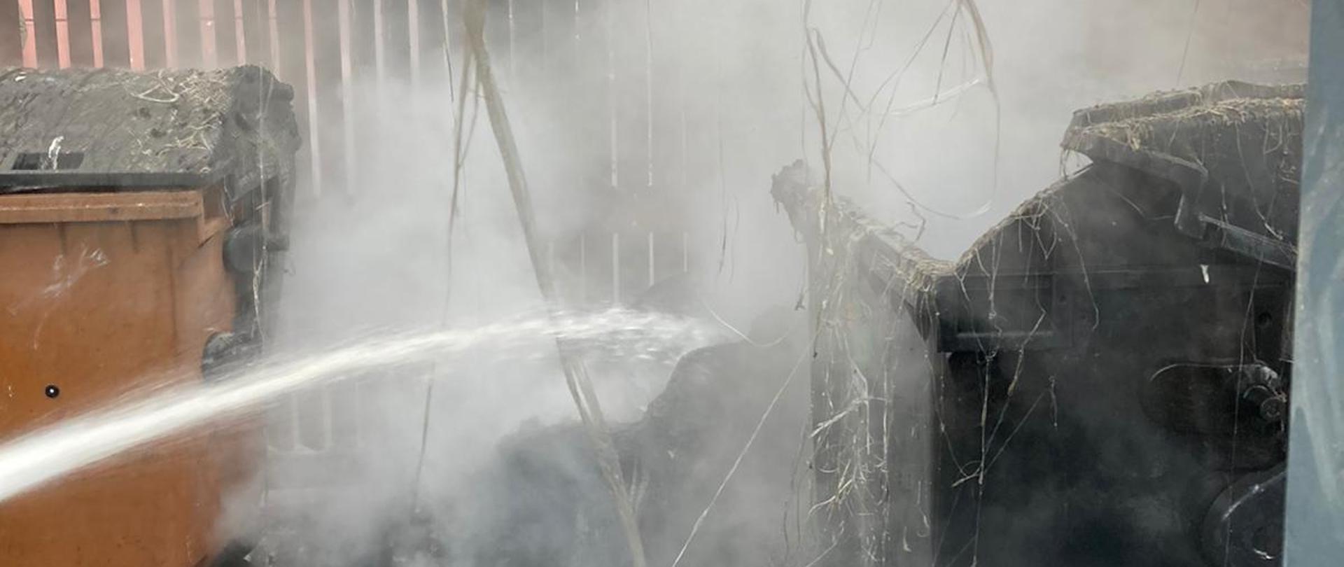 Pożar kontenera na odpady