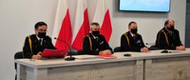 Zdjęcie przedstawia kierownictwo KW PSP w Gdańsku podczas wideokonferencji.