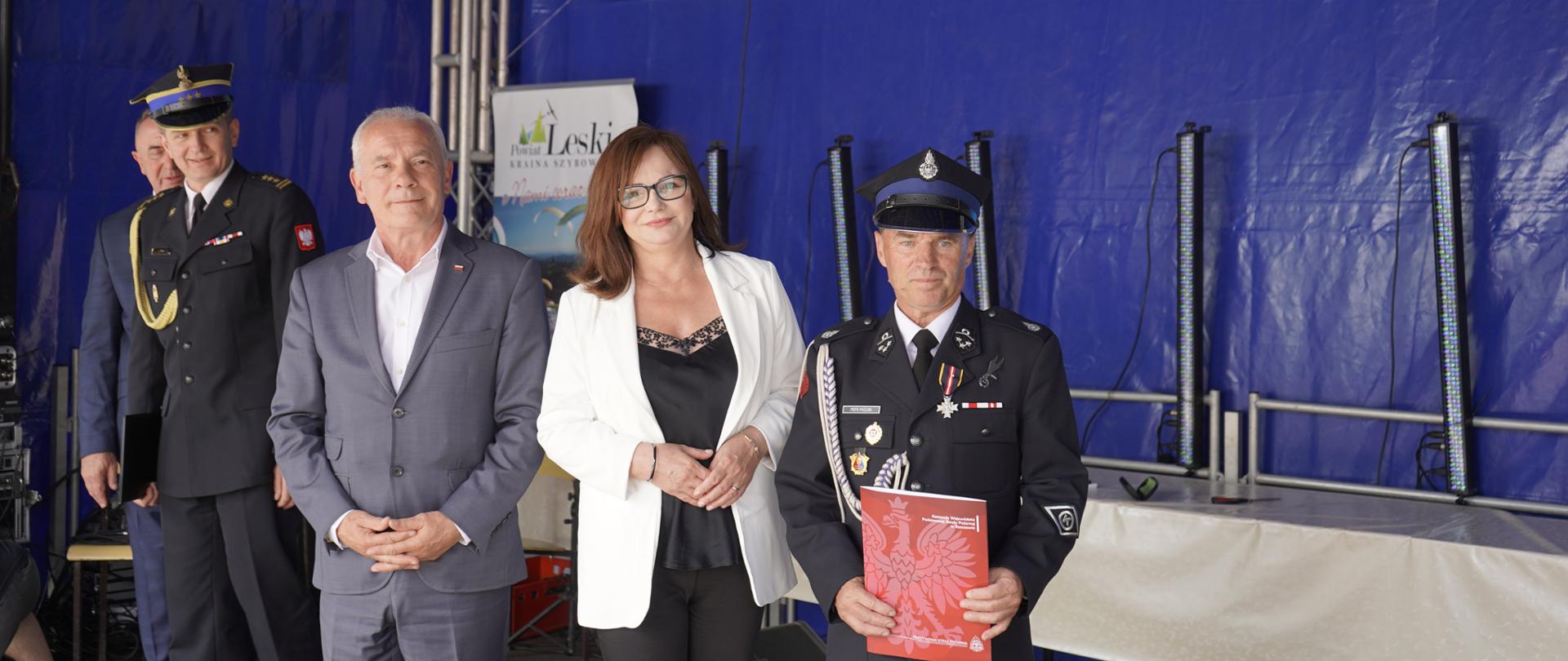 Wręczenie odznaki św. Floriana za zasługi dla społeczności lokalnej 