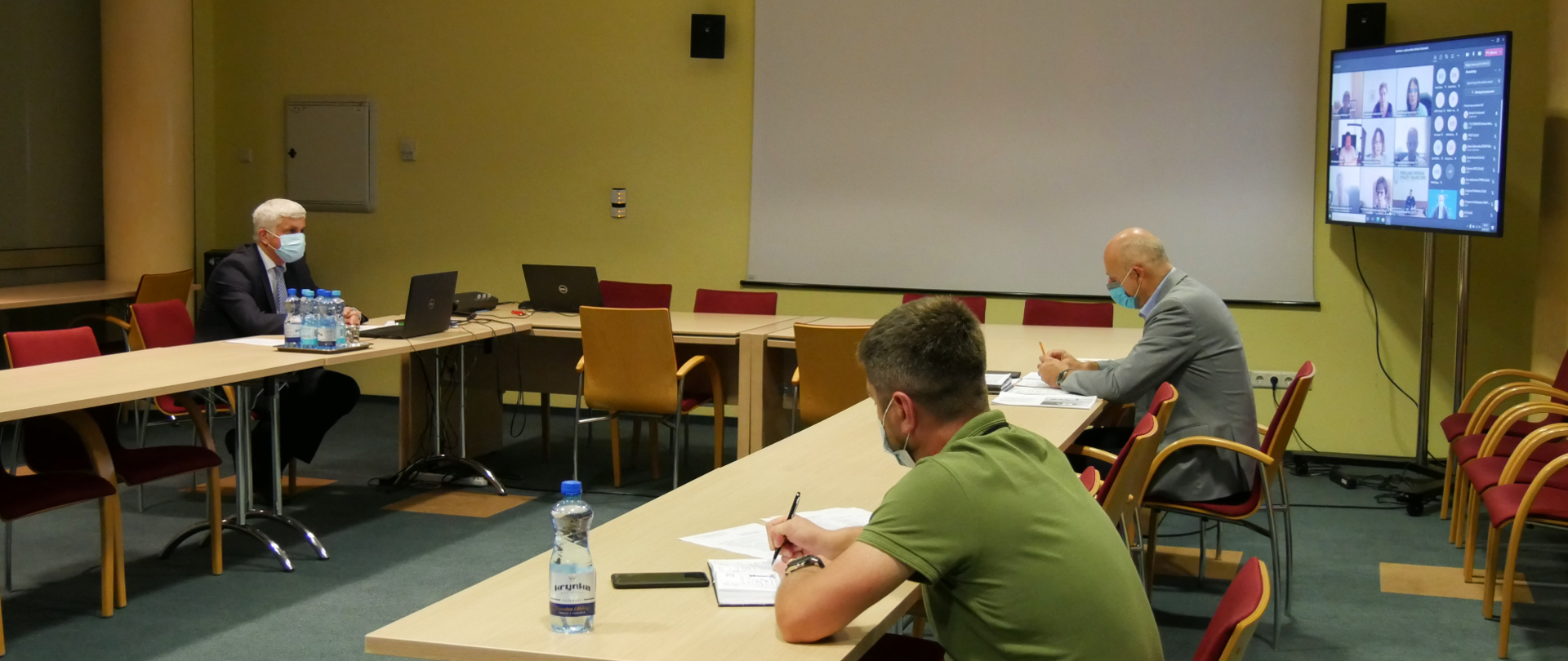 Posiedzenie Wojewódzkiego Zespołu Zarządzania Kryzysowego - Bezpieczne Wakacje 2021