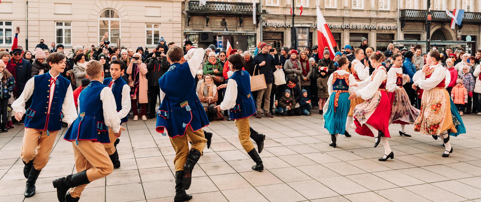 Komunikat Niepodległej: Polacy radośnie uczcili Narodowe Święto Niepodległości 2021
Źródło: Biuro Programu "Niepodległa"