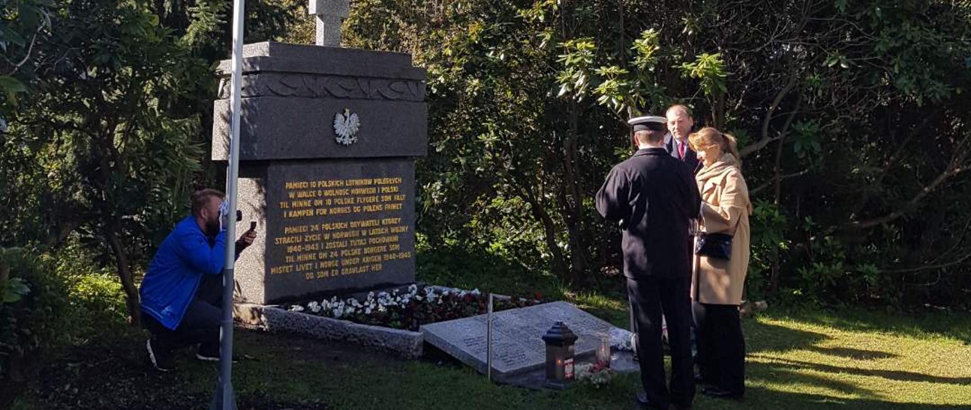 Dzień Flagi Cmentarz 2020