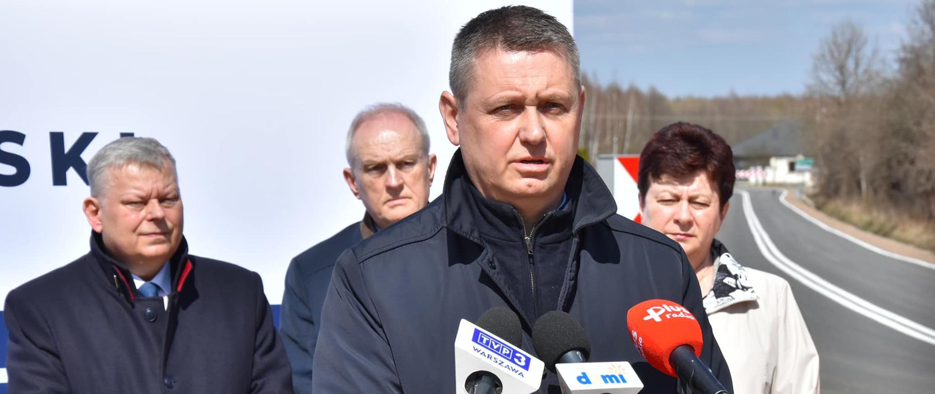 Wicewojewoda Mazowiecki, Artur Standowicz 12 kwietnia br. uczestniczył w uroczystym otwarciu i oddaniu do użytku drogi powiatowej Jaszowice – Wacławów – Sławno 