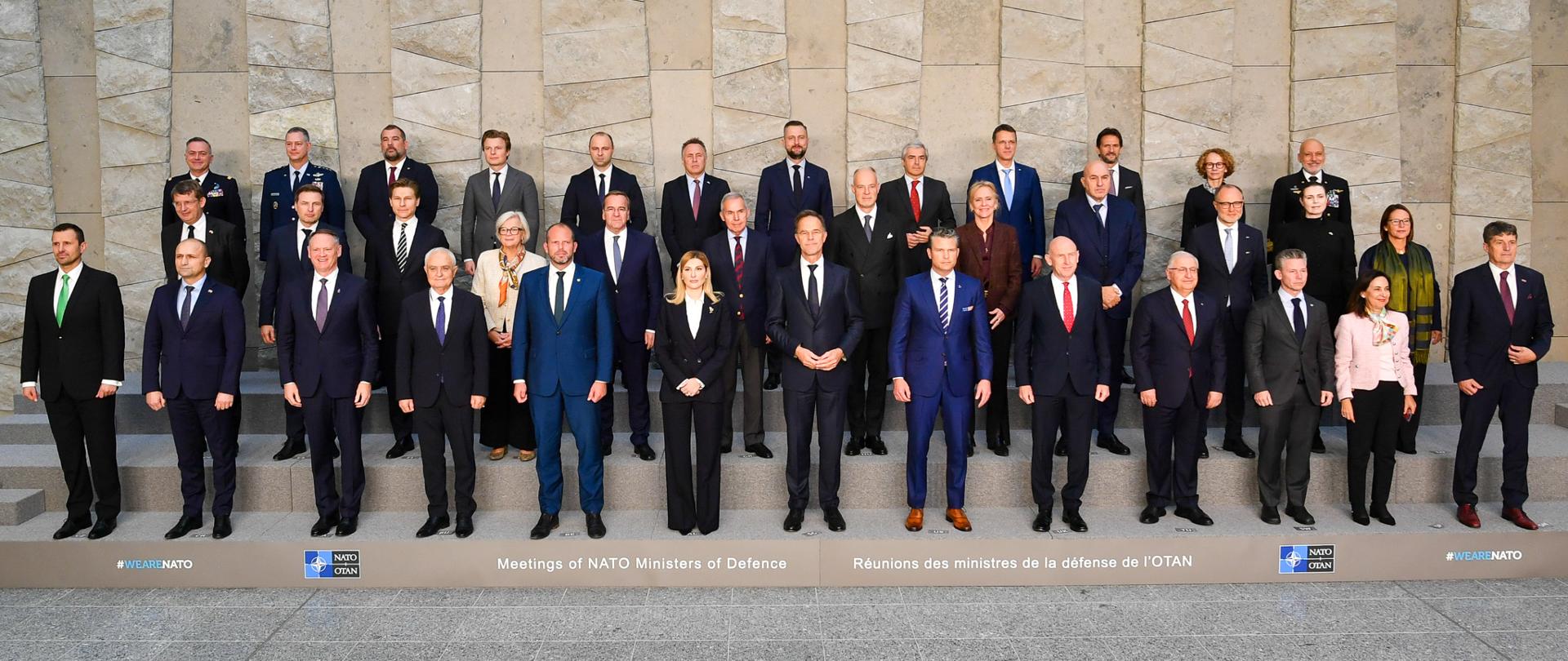 W dniach 14 - 15 października 2025 r. wicepremier-minister obrony narodowej Władysław Kosiniak-Kamysz przebywał w Brukseli, gdzie wziął udział w spotkaniu ministrów obrony państw NATO oraz posiedzeniu Rady ds. zagranicznych w formule ministrów obrony (FAC Defence). Fot. plut. Wojciech Król/MON
