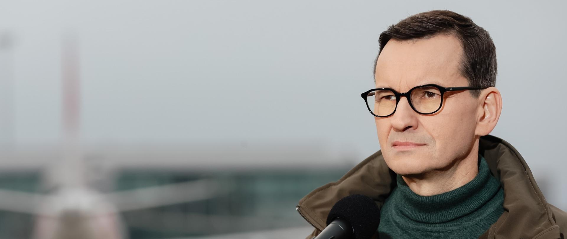 Premier Mateusz Morawiecki na konferencji prasowej.