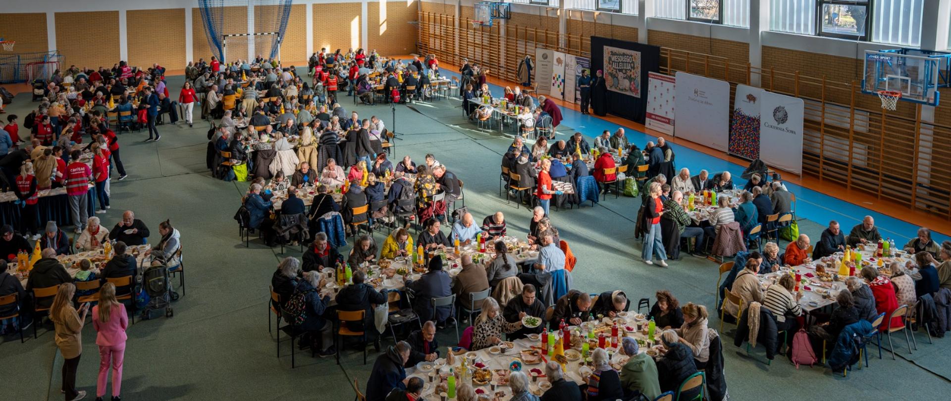Śniadanie wielkanocne dla potrzebujących