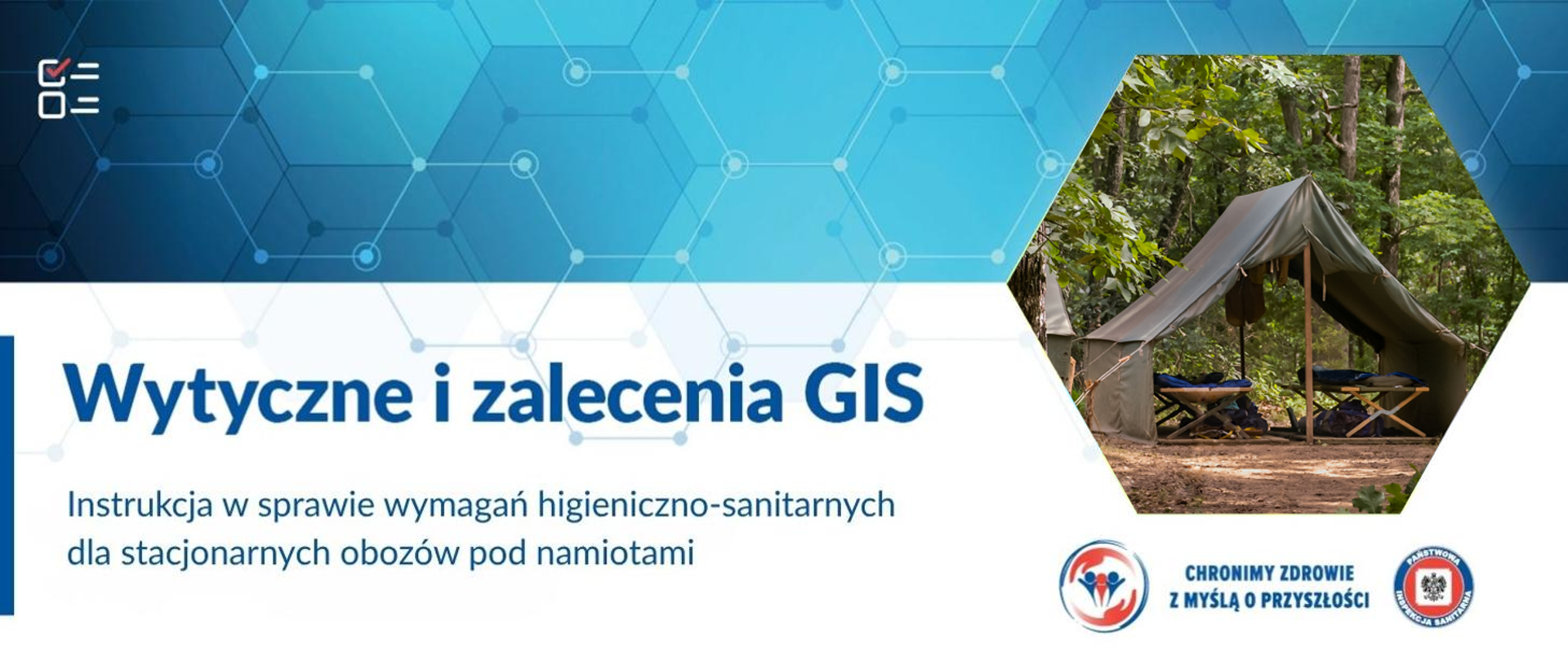 grafika pokazująca zdjęcie namiotu harcerskiego z widocznymi łóżkami polowymi, hasłem czego dotyczą wytyczne i elementami graficznymi do dekoracji