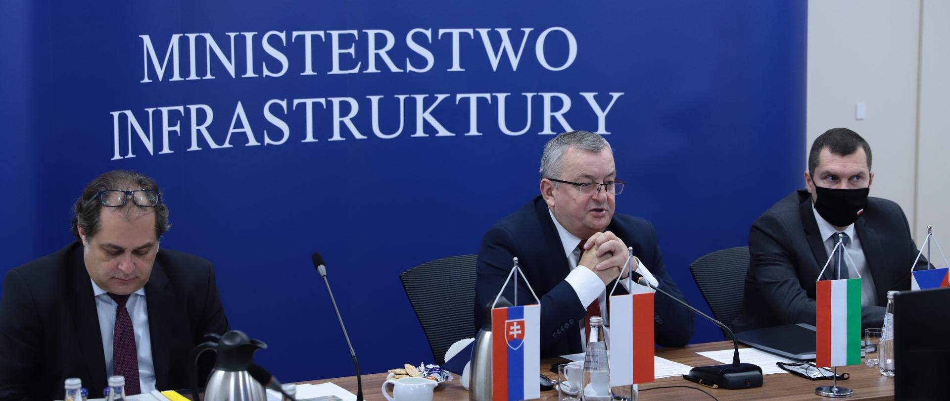 Rozmowy ministrów transportu państw Grupy Wyszehradzkiej o europejskim transporcie