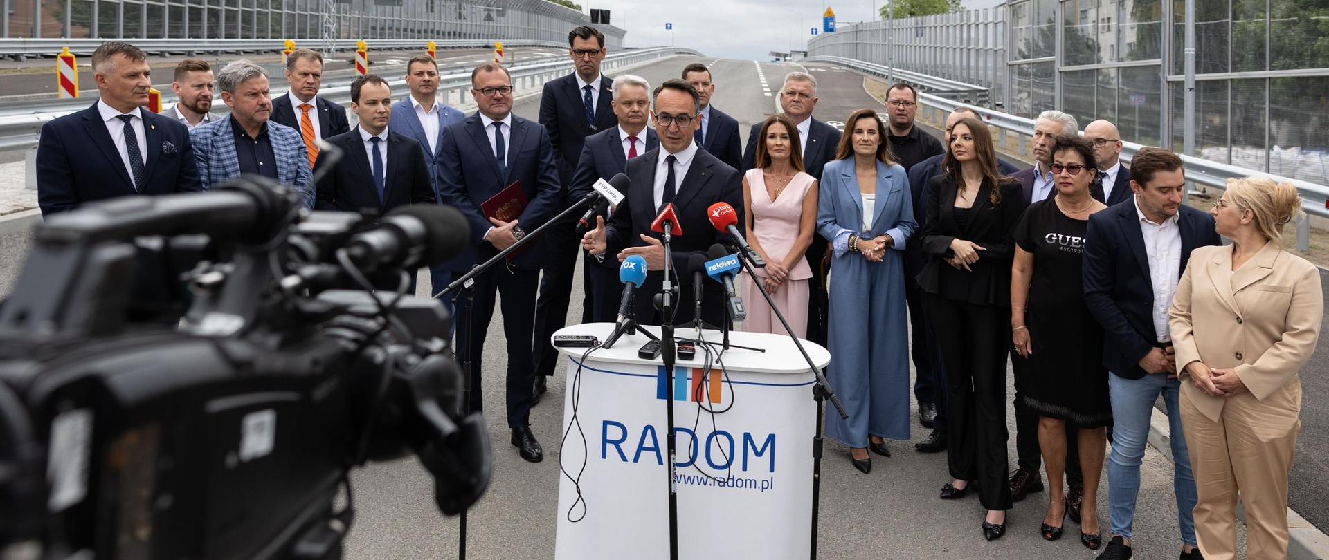 Radom Wschodni - nowy przystanek kolejowy i wiadukt drogowy już otwarte!