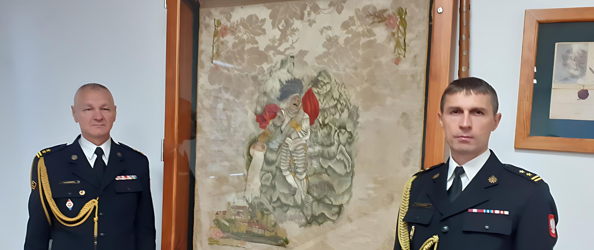 Zabytkowy sztandar OSP Szczuczyn z 1907r. wraca do domu