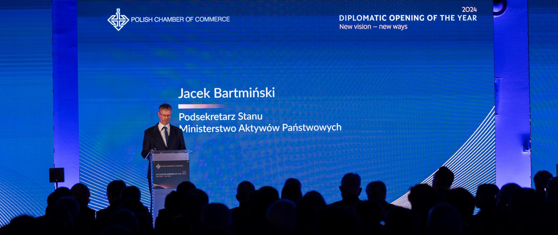Wiceminister Jacek Bartmiński podczas Dyplomatycznego Otwarcia Roku 2024.