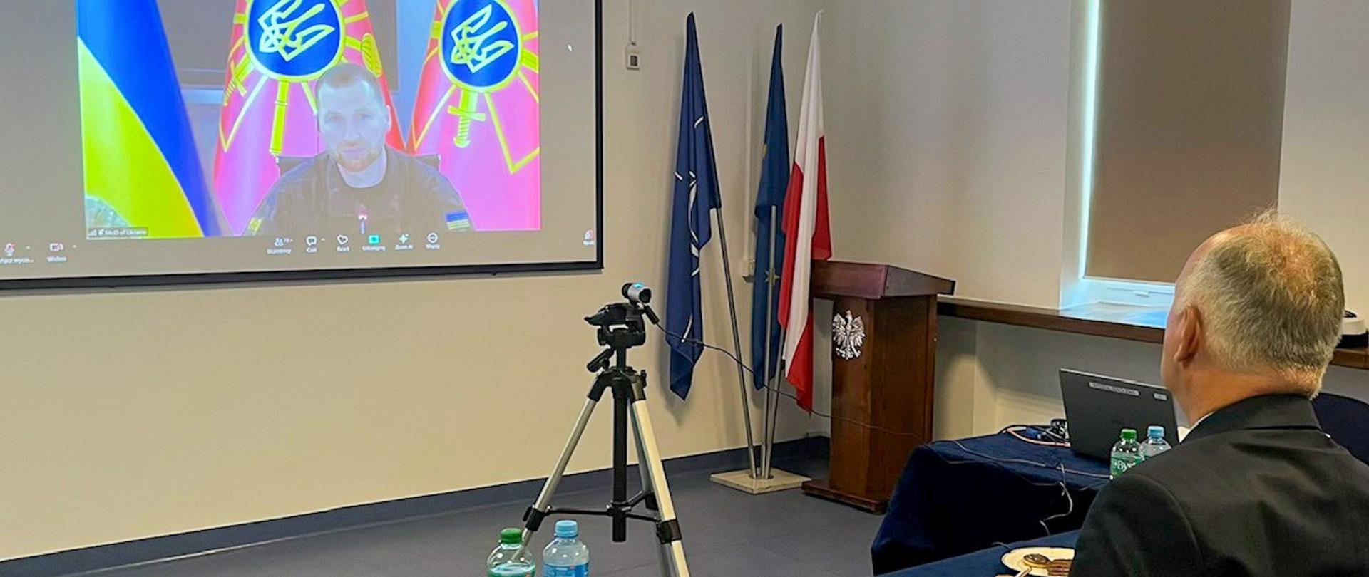 8 września 2026 r., sekretarz stanu w MON Paweł Zalewski, reprezentował Polskę podczas 36. wirtualnego posiedzenia Grupy Kontaktowej na rzecz Ukrainy (Ukraine Defence Contact Group, UDCG).