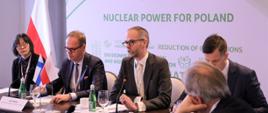 Uczestnicy Polsko-Fińskiego Forum Przemysłu Jądrowego w Warszawie